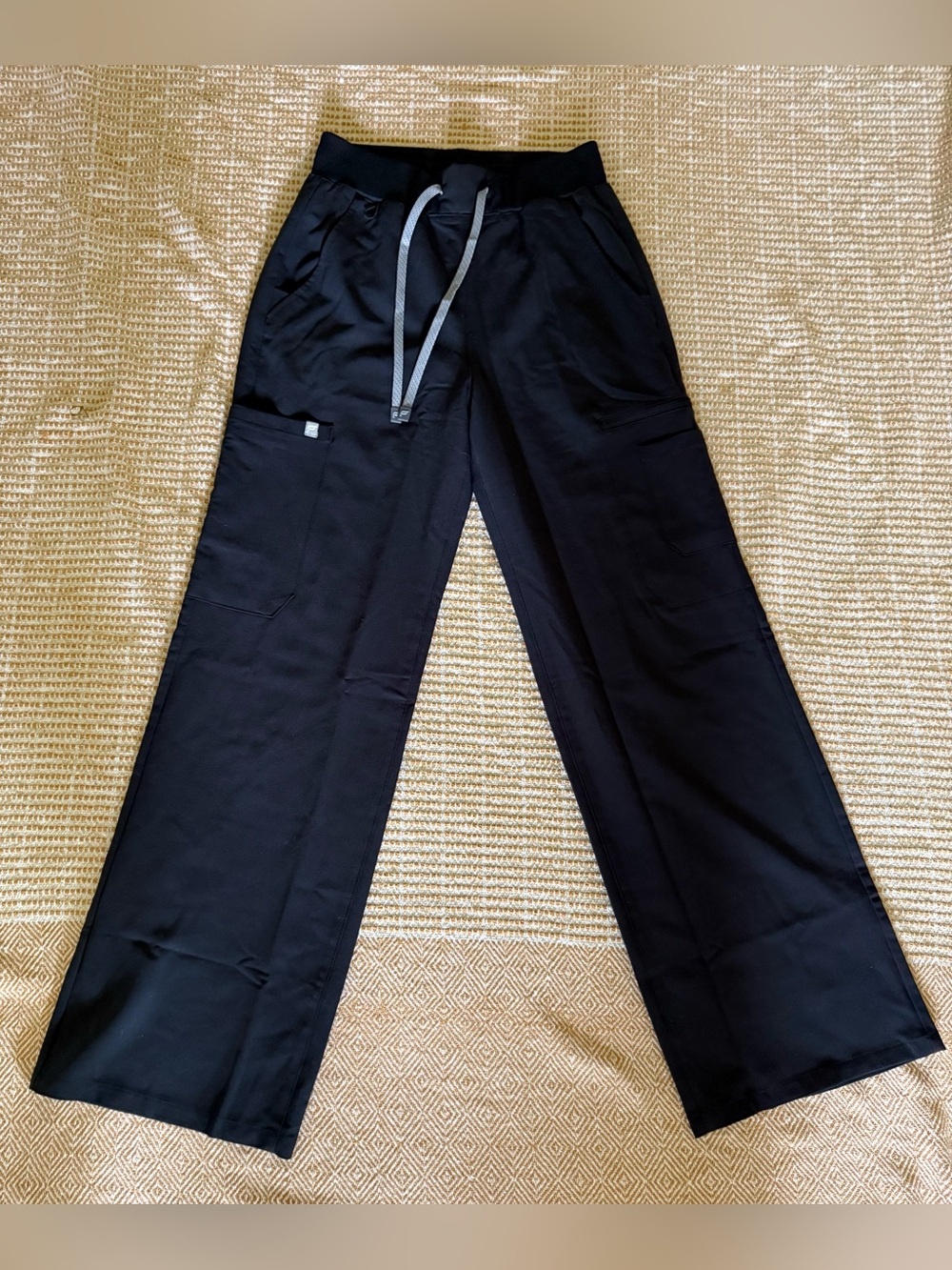 Fabletics Women's High Rise Wide Leg Scrub Pants NWOT. XS - Picture 4 of 16